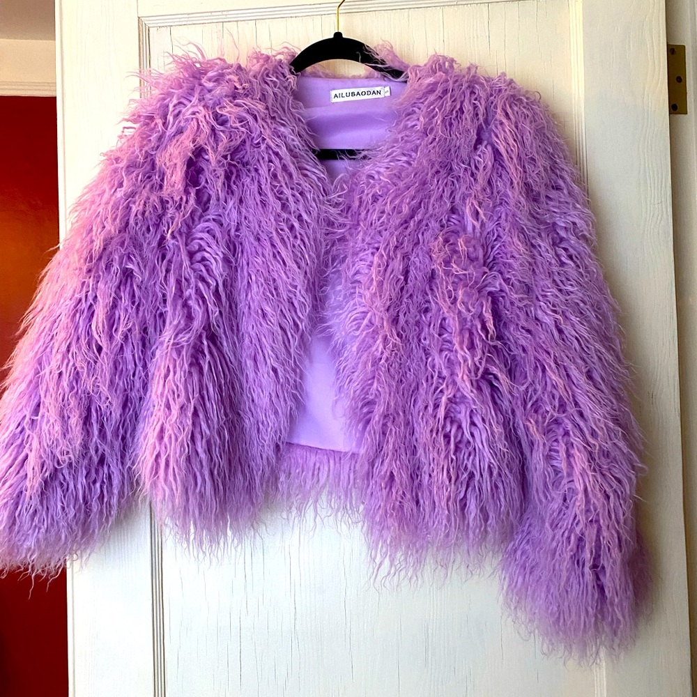 Fun shaggy coat! Size small